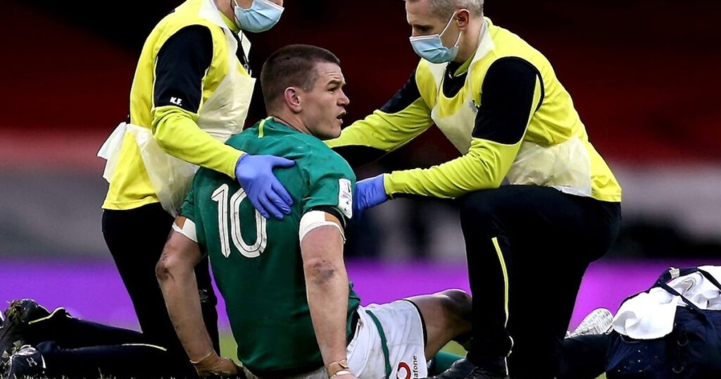 Concussion expert warns that if there are symptoms, Sexton should not be  playing on Sunday | RugbyDump - Rugby News & Videos