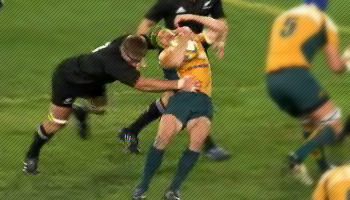 Brad Thorn yellow carded for high tackle on Matt Giteau