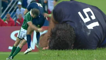 Brian O'Driscoll rib breaker on Clement Poitrenaud