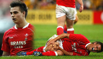 Chris Czekaj breaks his leg