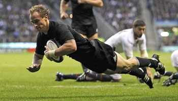 New Zealand beat England at Twickenham