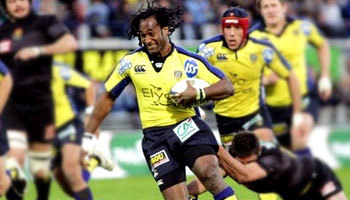 Vilimoni Delasau scores another mindblowing try for Clermont