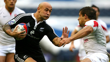 New Zealand hold off England in the Edinburgh Sevens Final