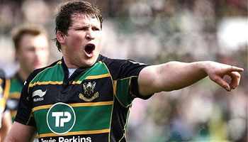 Dylan Hartley gets a nibble on his arm from Pedrie Wanneburg