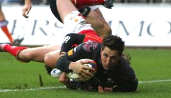 Gavin Henson steps Chris Latham to score a great try