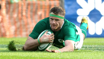 Ireland start defense of title with a win against Italy