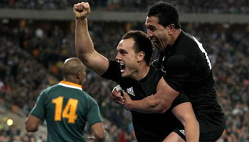All Blacks snatch victory with late tries as they take the Tri Nations 2010