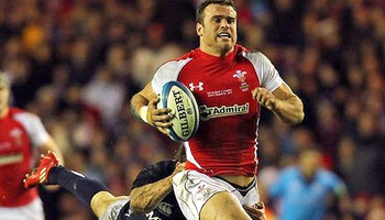 Sean Lamont's try saving tackle on Jamie Roberts