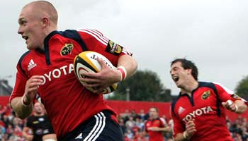 Keith Earls scores a fantastic individual try for Munster