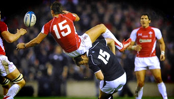 Hugo Southwell gets introduced to Lee Byrne's boot