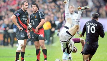 Frederic Michalak crazy spear tackle in the Top 14