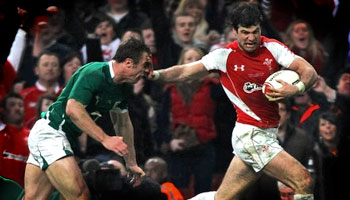 Mike Phillips controversial try sets up Wales win over Ireland